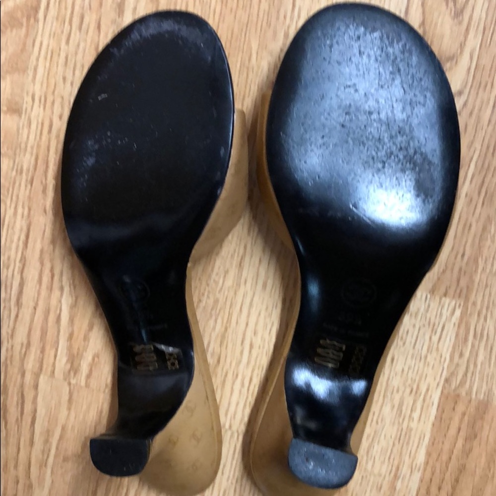 OFFERS ACCEPTED Authentic Chanel monogram sandal - Picture 4 of 8